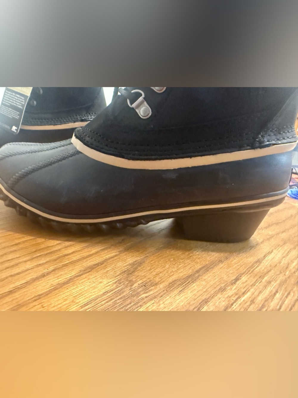 Sorel duck style boots without box size 7.5. Women’s Sorel rain/snow boots. - Picture 9 of 14